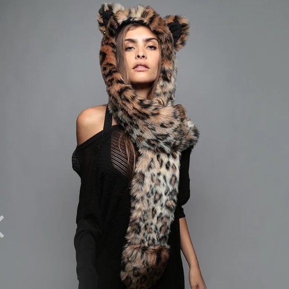 SPIRITHOODS LEOPARD FAUX FUR HOOD - Picture 2 of 13